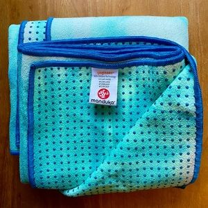 Manduka YogiToes Yoga Mat Towel
